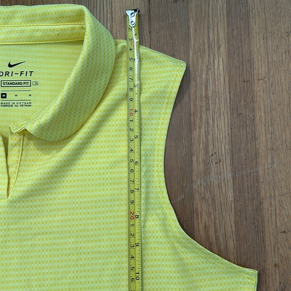 *last chance* Nike | Women’’s dri-ft collared, sleeveless top - Picture 8 of 16